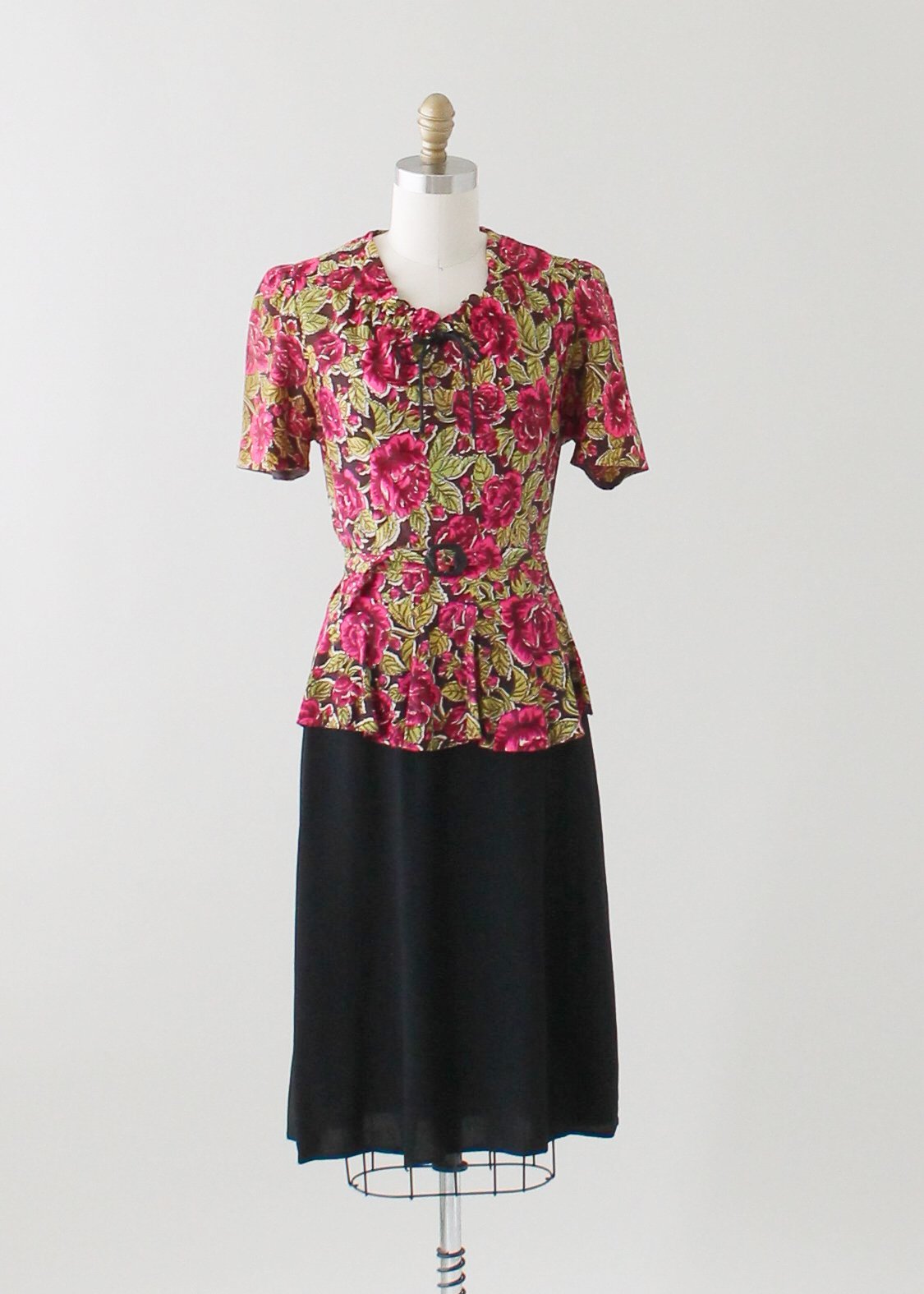 Vintage 1940s Floral Print Rayon Jersey Day Dress