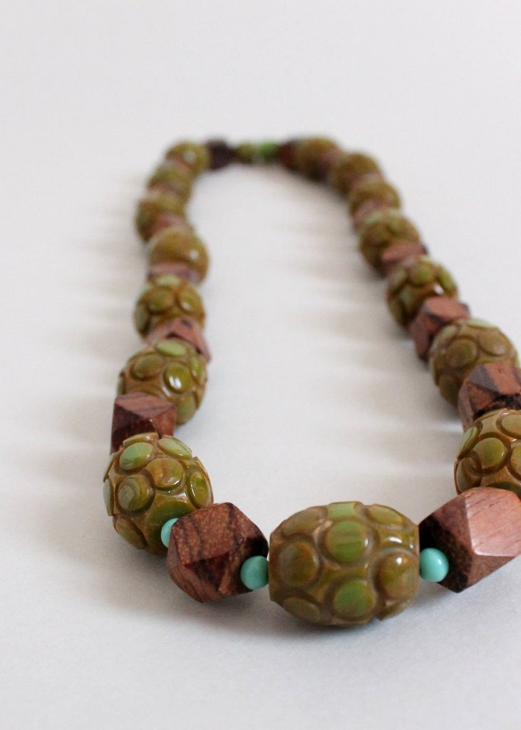 Vintage 1940s Chunky Green Bakelite and Wood Bead Necklace