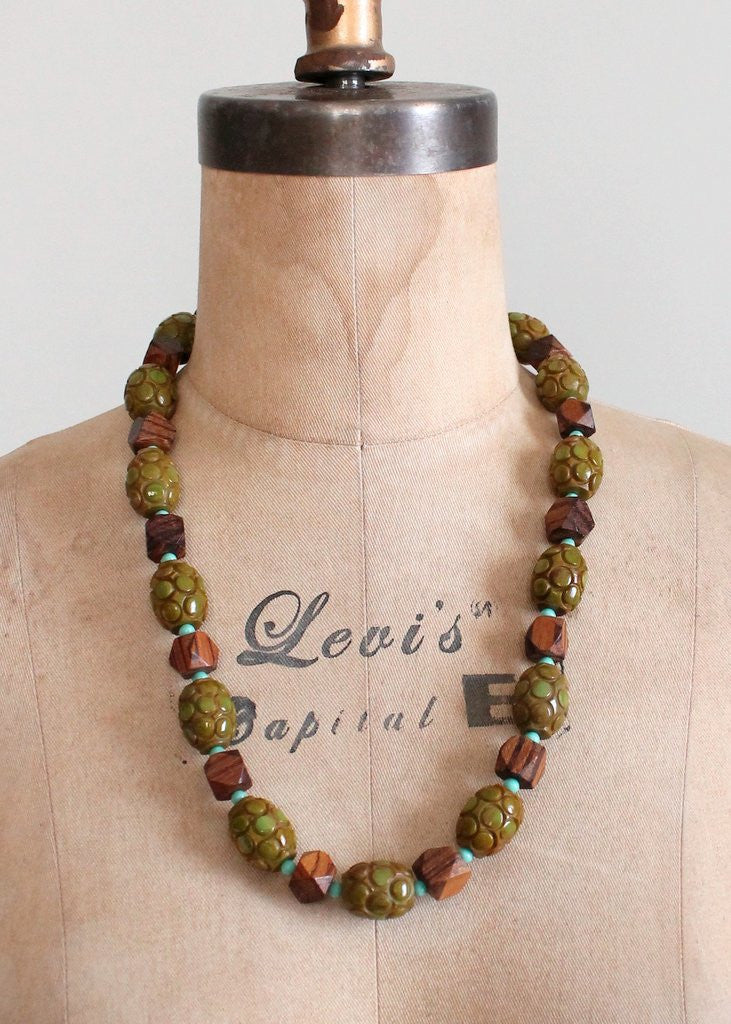 Vintage 1940s Chunky Green Bakelite and Wood Bead Necklace