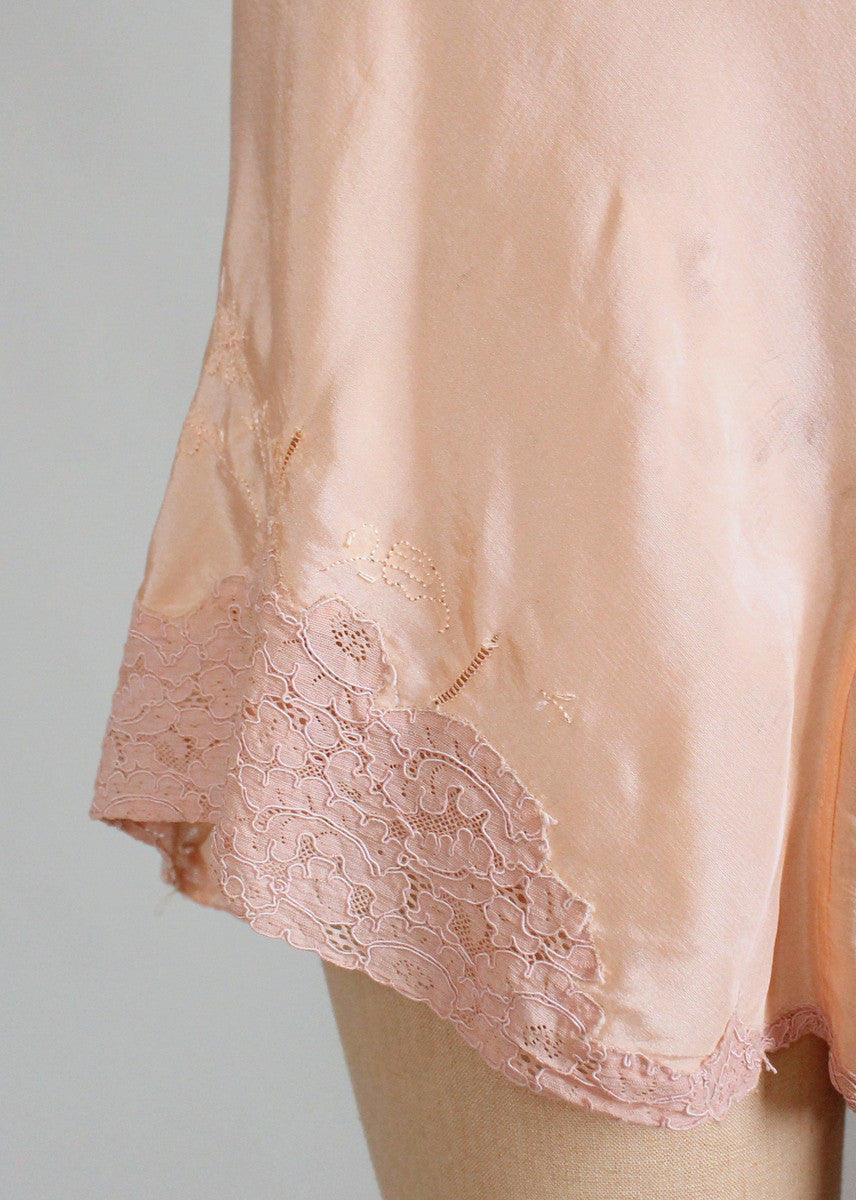 Vintage 1940s Peach Rayon and Lace Tap Shorts