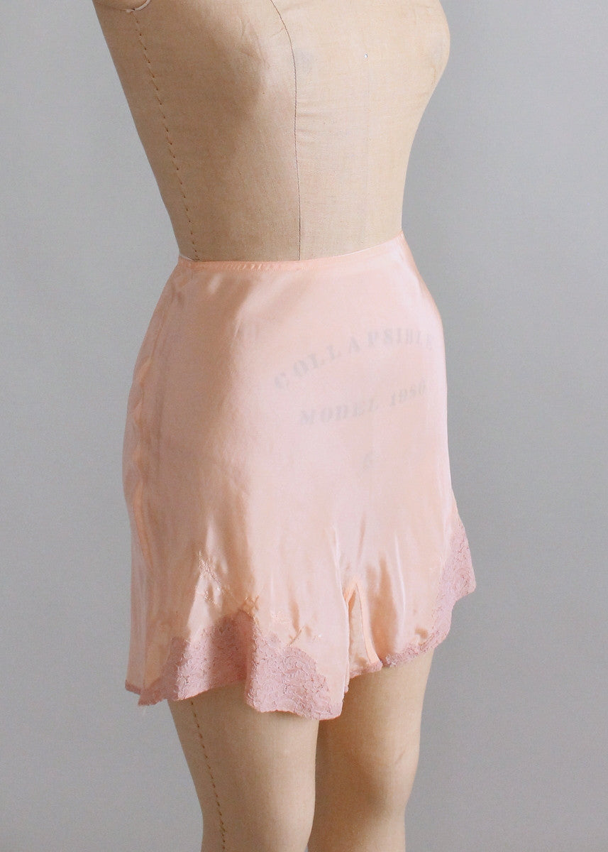 Vintage 1940s Peach Rayon and Lace Tap Shorts