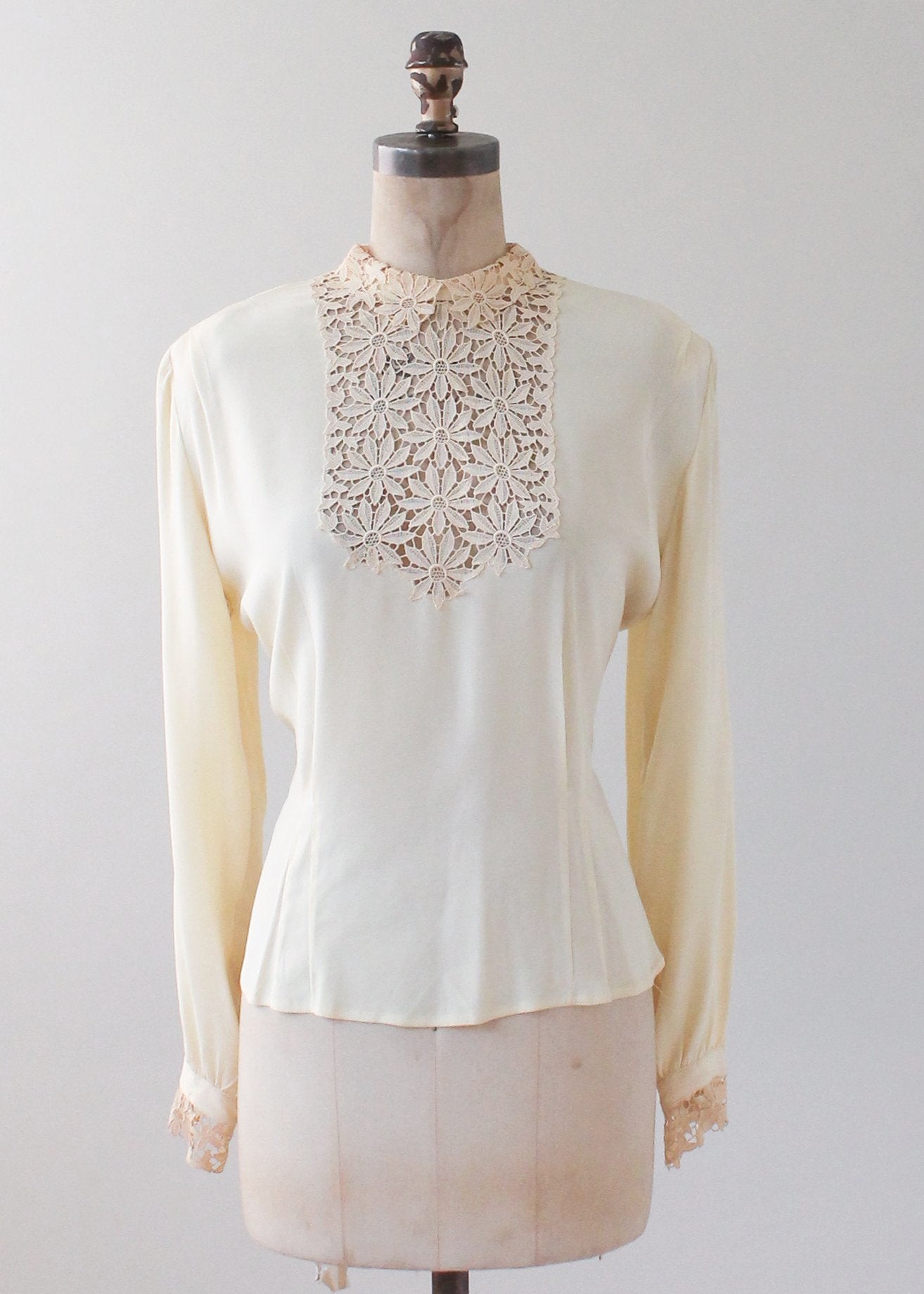 Vintage 1940s Ivory Silk and Lace Blouse