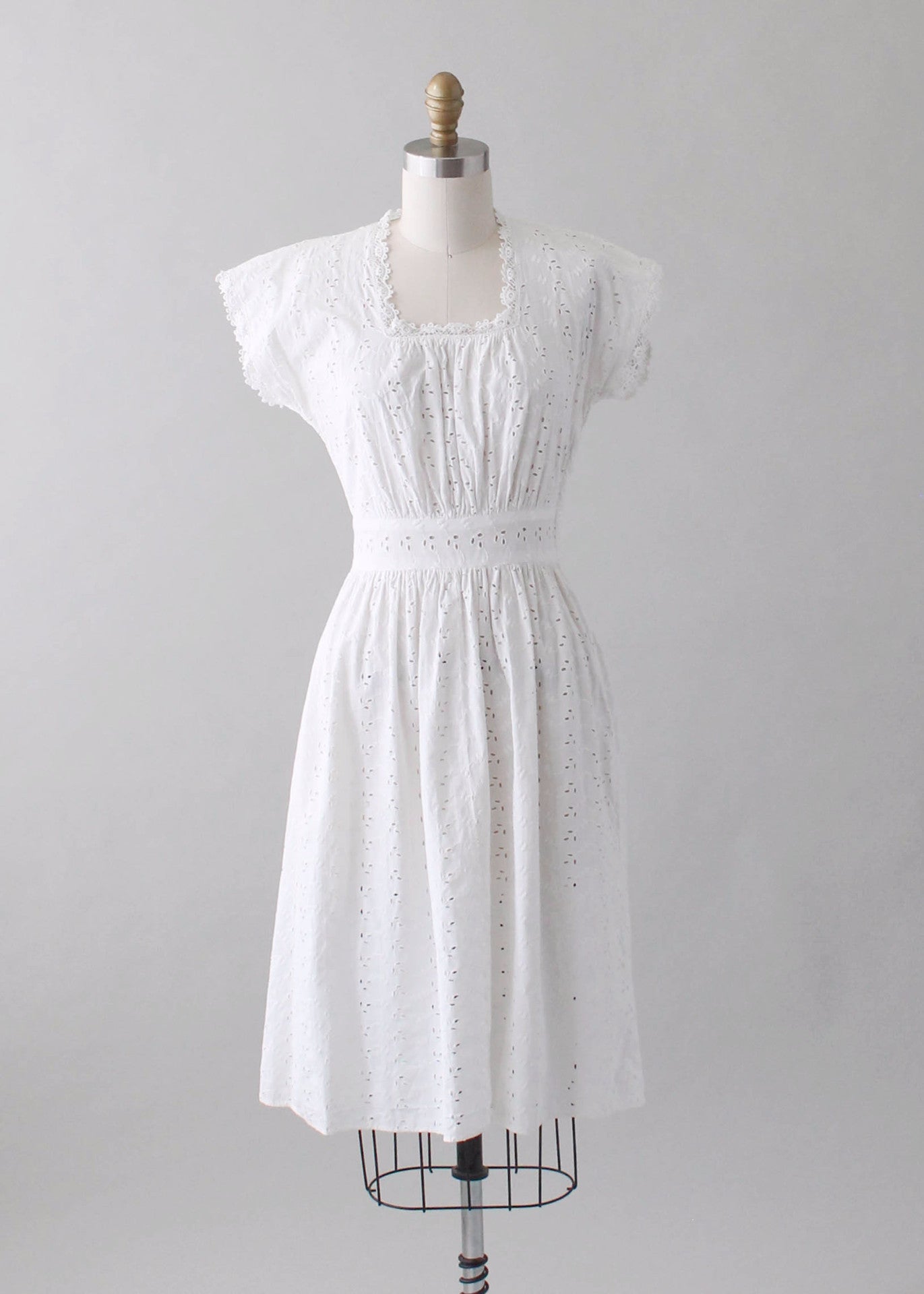 Vintage 1940s White Eyelet Day Dress Vintage 1940s White Eyelet Day Dress