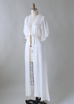 Vintage 1940s White Rayon and Lace Robe
