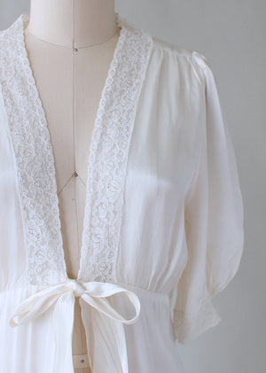 Vintage 1940s White Rayon and Lace Robe