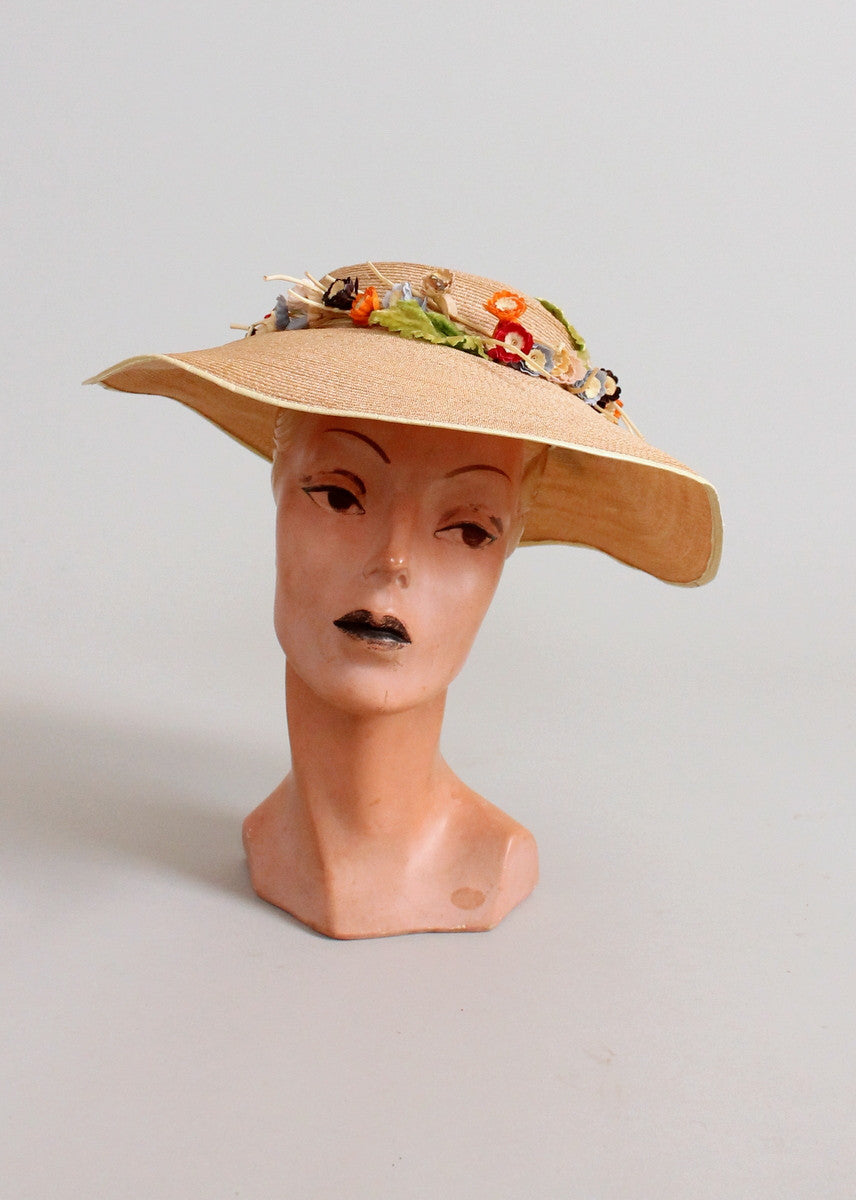 Vintage 1940s Wide Brim Straw Hat with A Flower Wreath