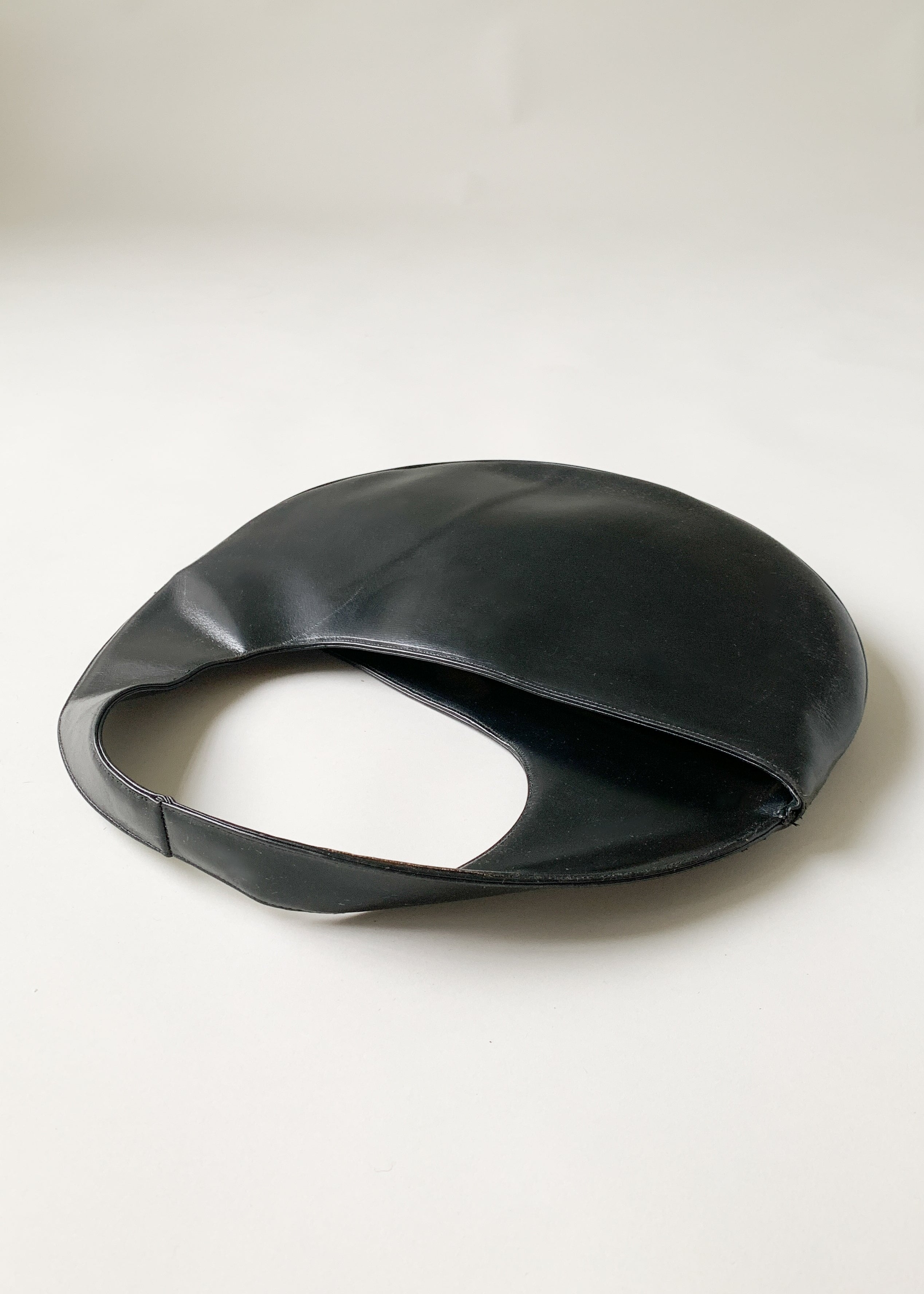 Vintage 1960s Round Leather Purse
