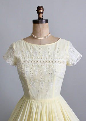 1950s yellow full skirt dress