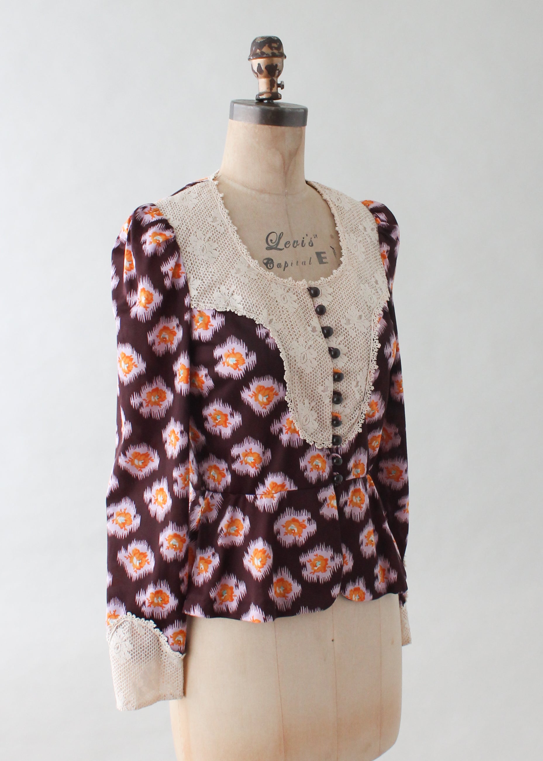 Vintage 1960s Floral and Lace MOD Blouse