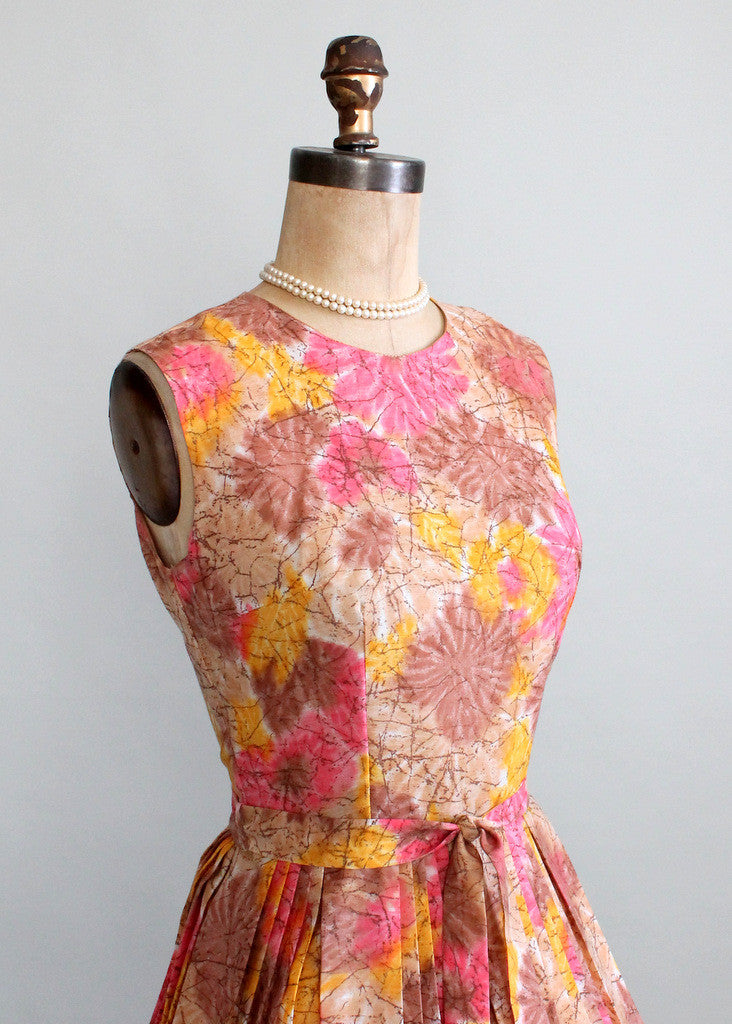 Vintage Early 1960s Sunrise in the Garden Day Dress