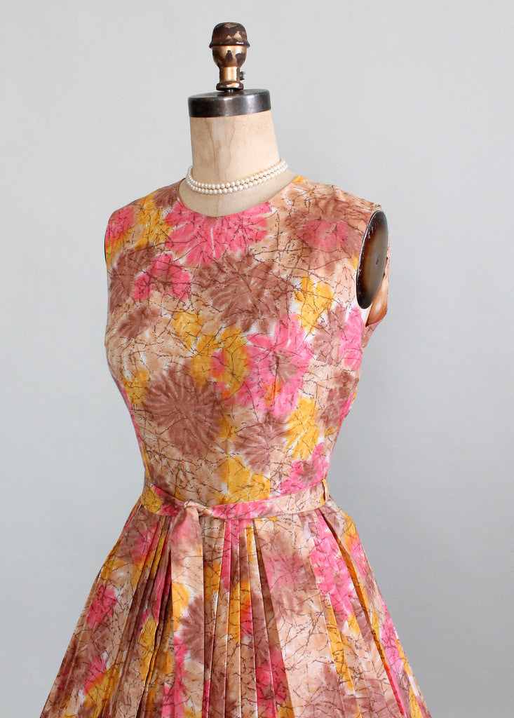 Vintage Early 1960s Sunrise in the Garden Day Dress