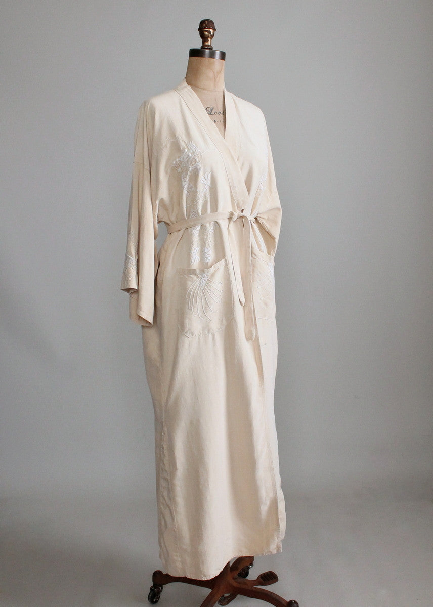 Vintage 1960s Neutrals Embroidered Kimono Robe