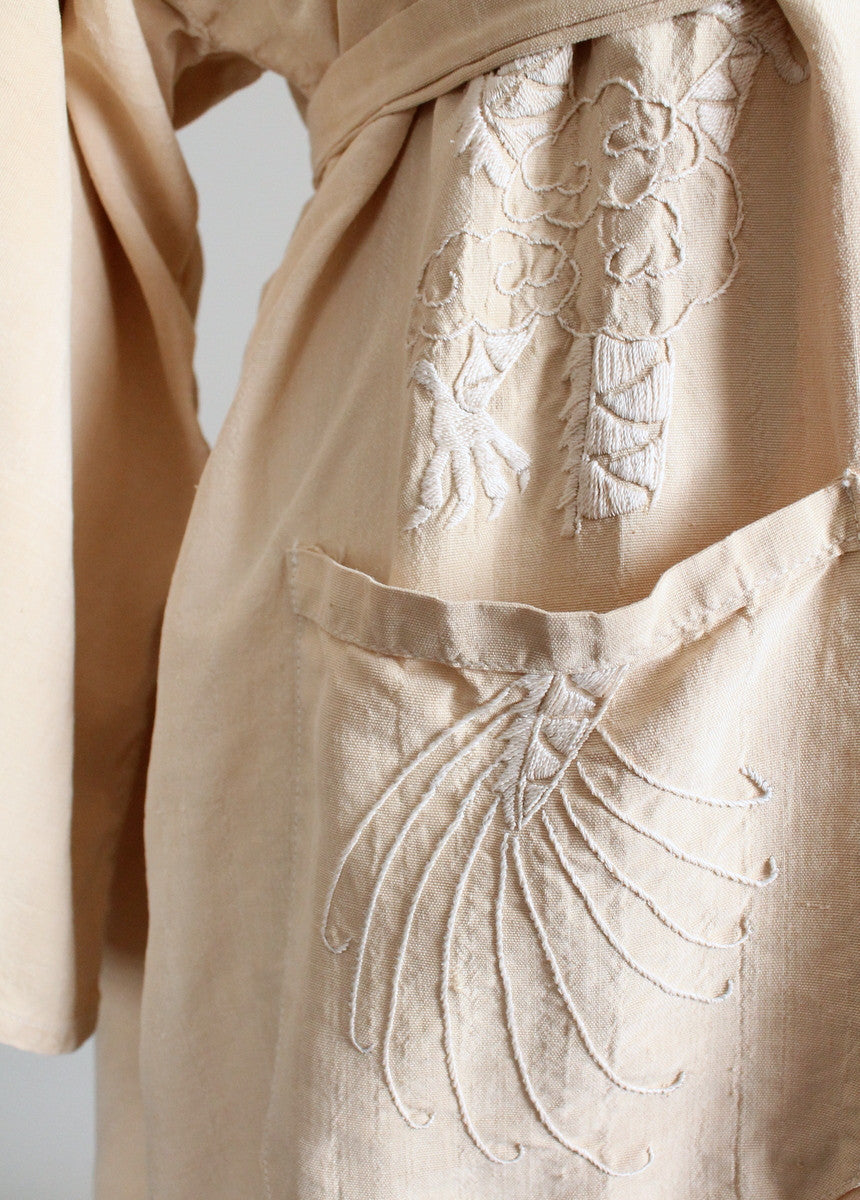 Vintage 1960s Neutrals Embroidered Kimono Robe