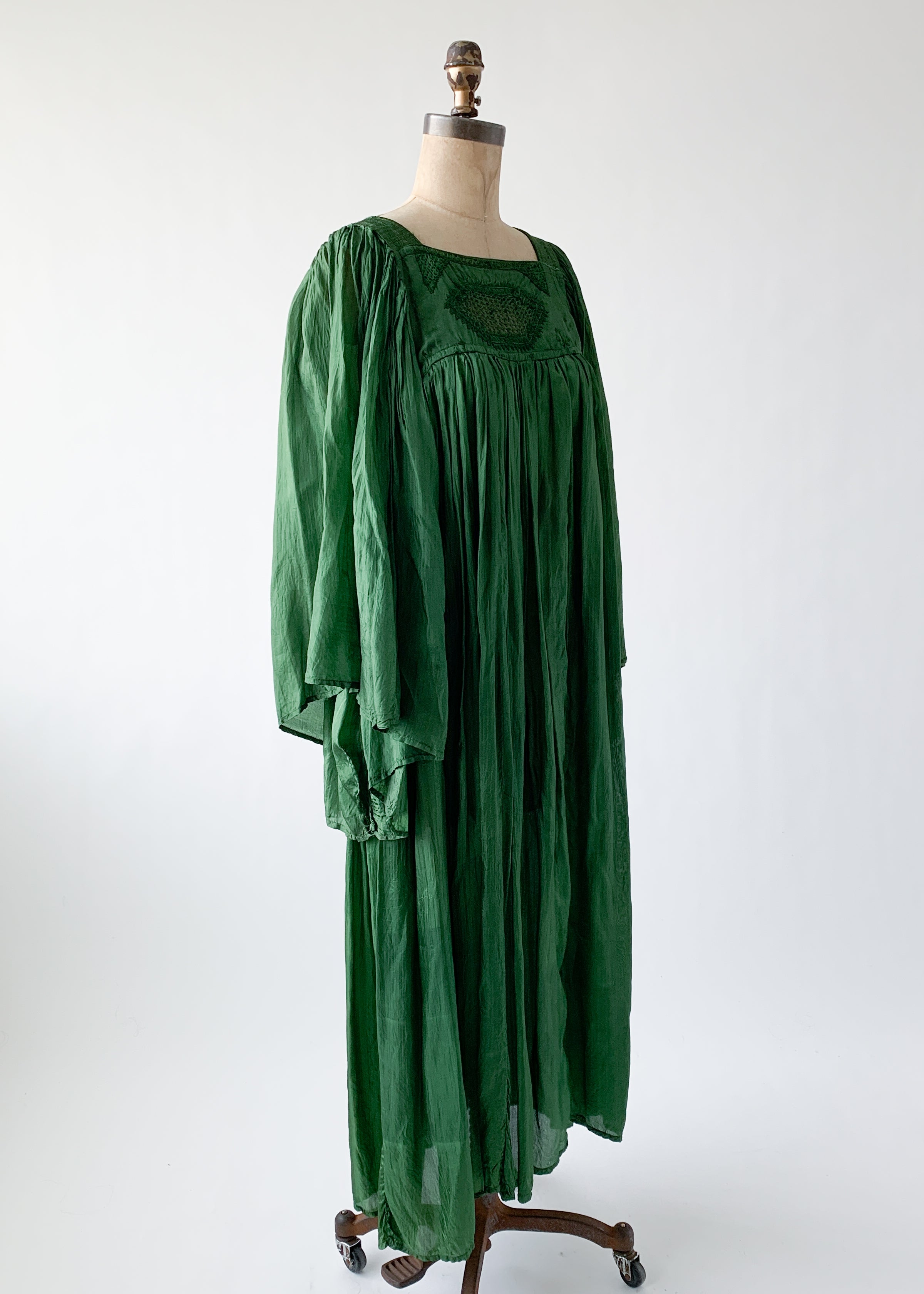 Vintage 1960s Emerald Green Pleated Dress