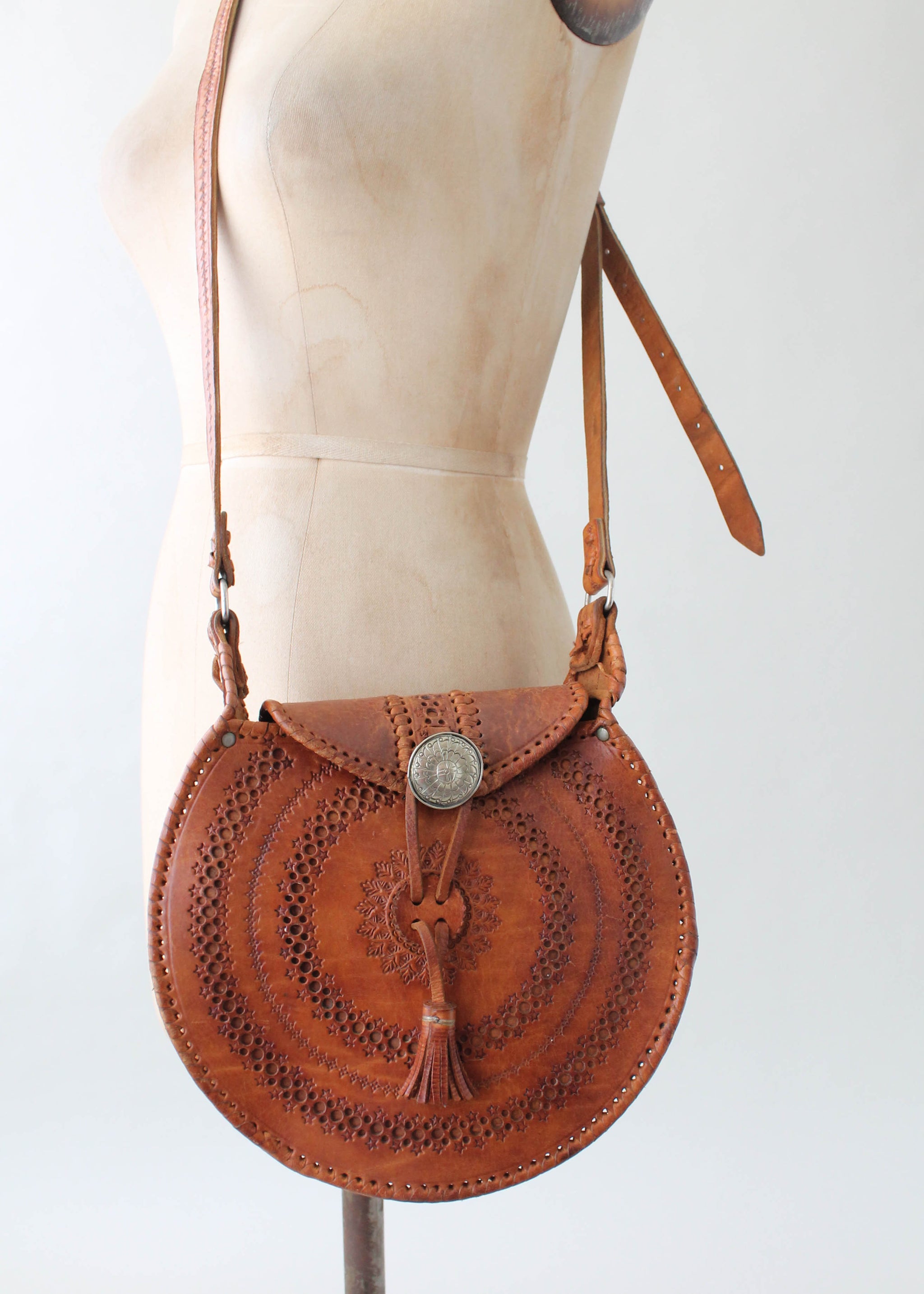 Vintage 1970s Moroccan Tooled Leather Round Purse | Round purse, Leather  bags handmade, Purses
