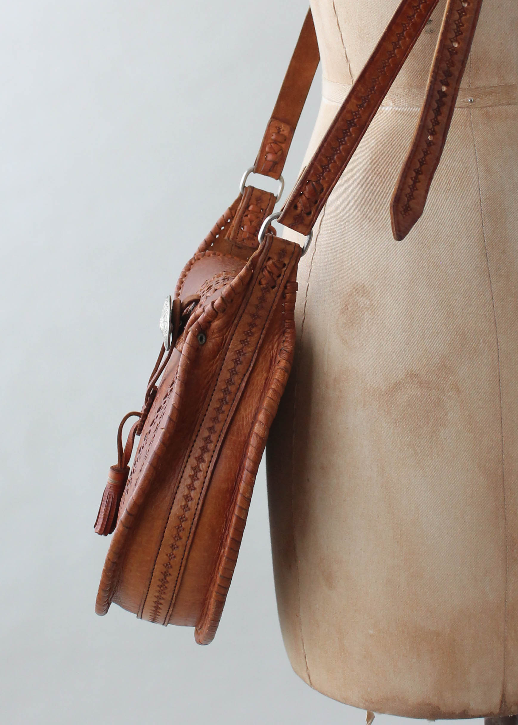 Vintage 1970s Moroccan Tooled Leather Round Purse