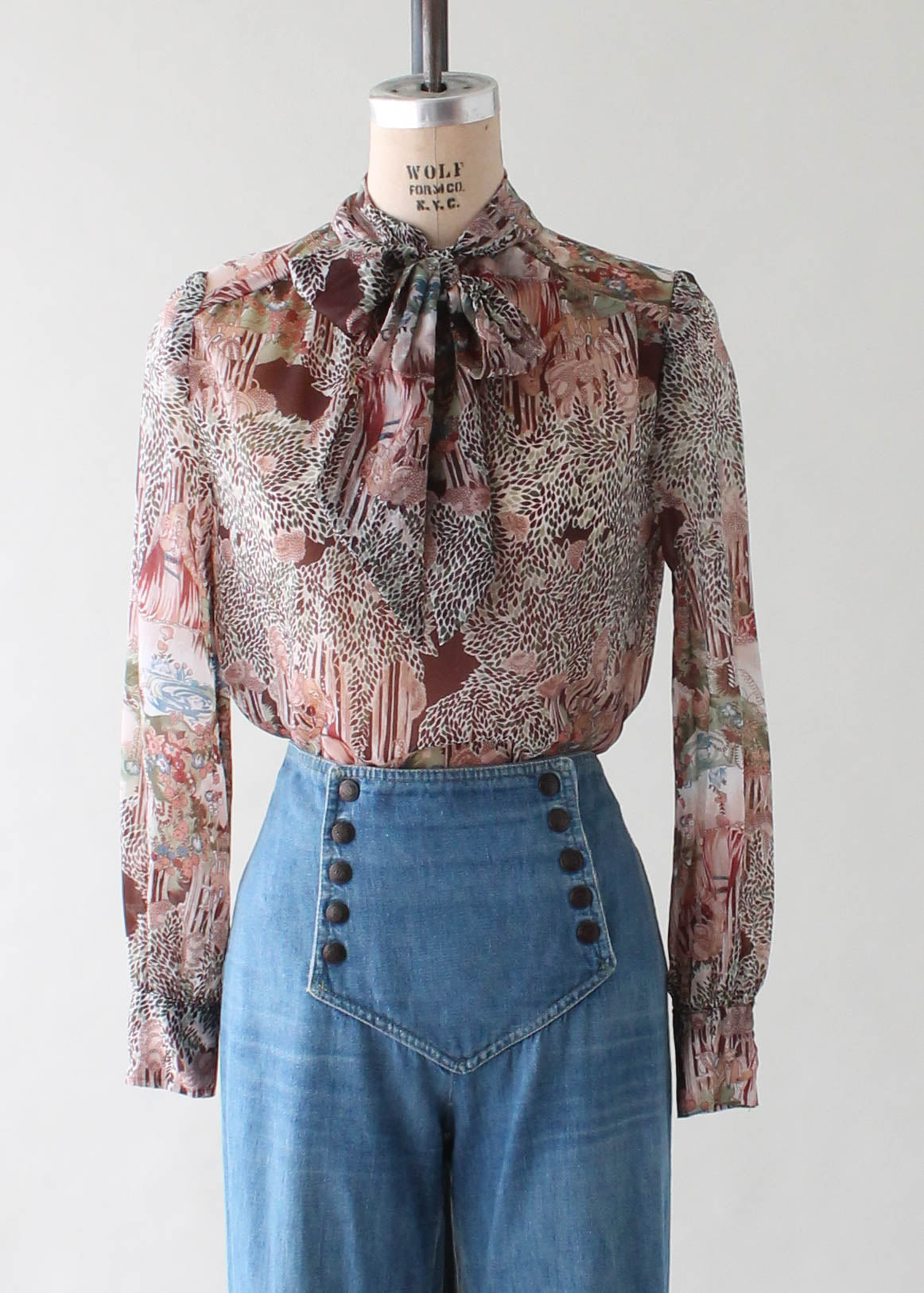Vintage 1970s Novelty Print Pussy Bow Shirt
