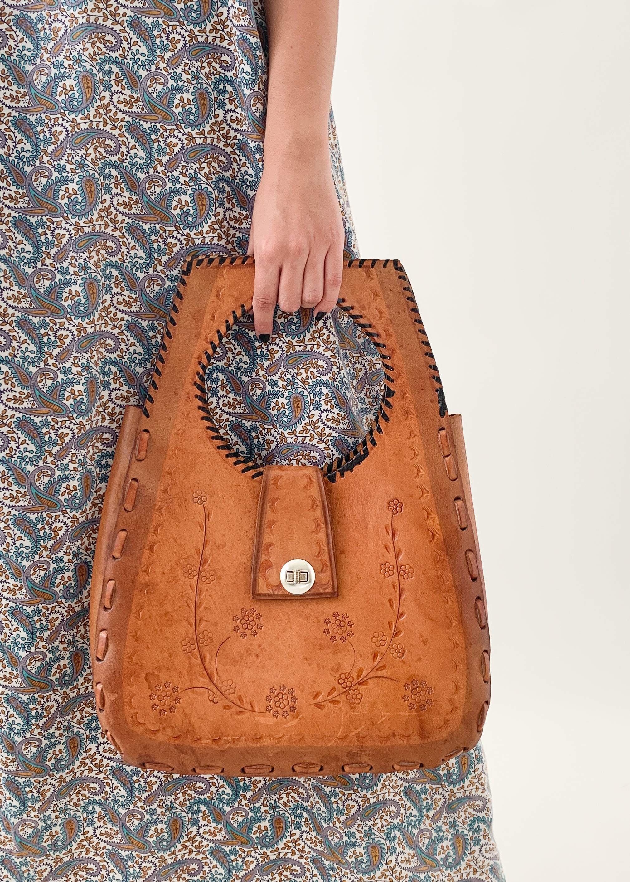 Vintage 1970s Tooled Leather Purse