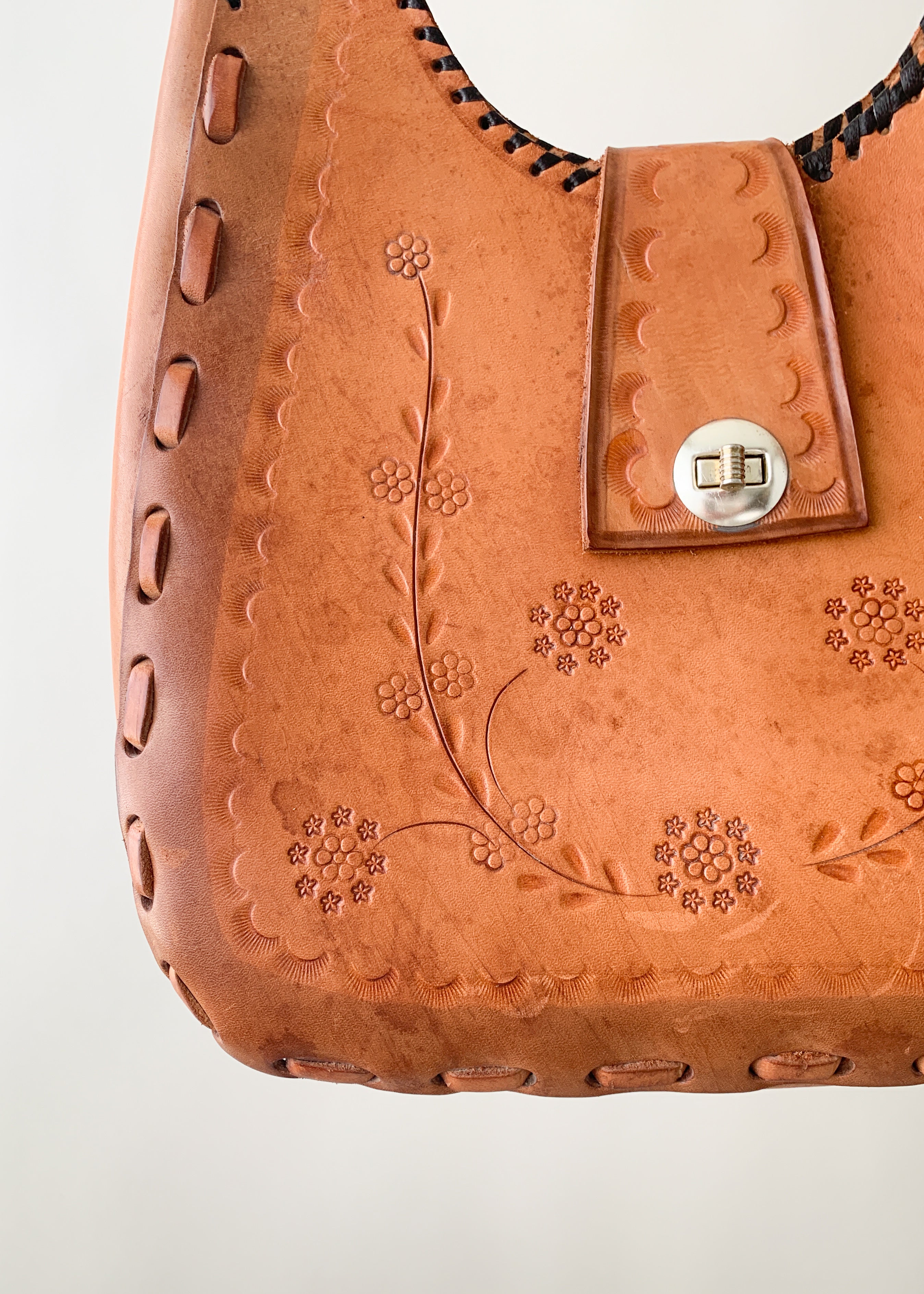 Vintage 1970s Tooled Leather Purse