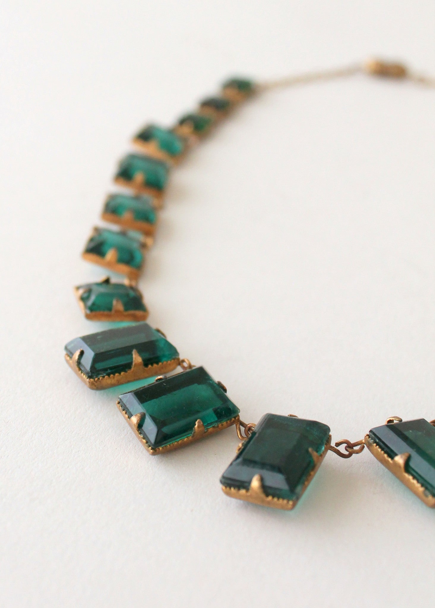 Vintage 1930s Art Deco Green Glass Choker Necklace