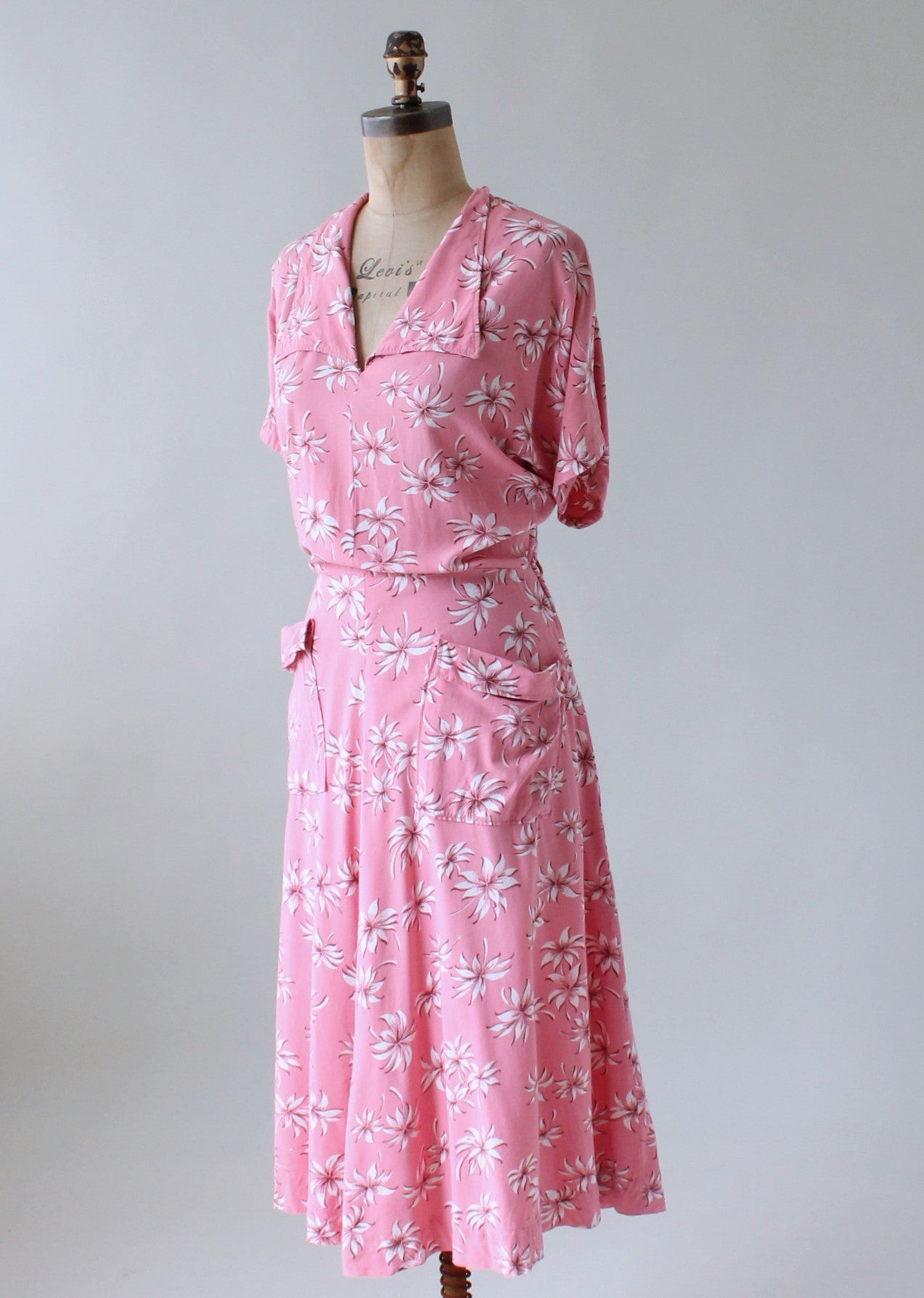 Vintage 1940s Pink Floral Print Day Dress