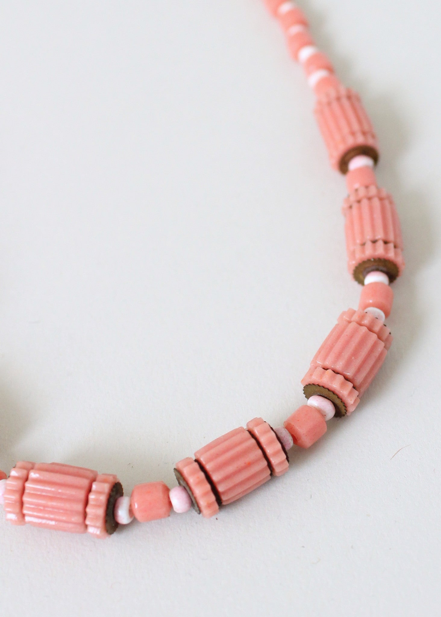 Vintage 1930s Pink and White Glass Beaded Necklace