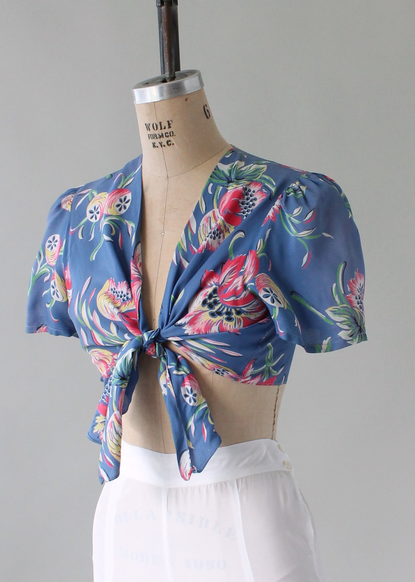 Vintage 1940s Floral Print Tie Front Top