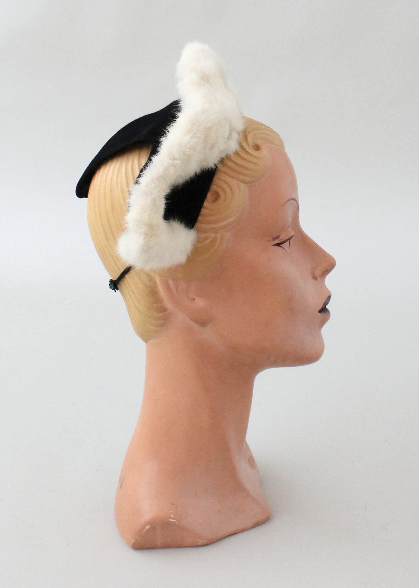 Vintage 1940s White Fur and Black Felt Hat