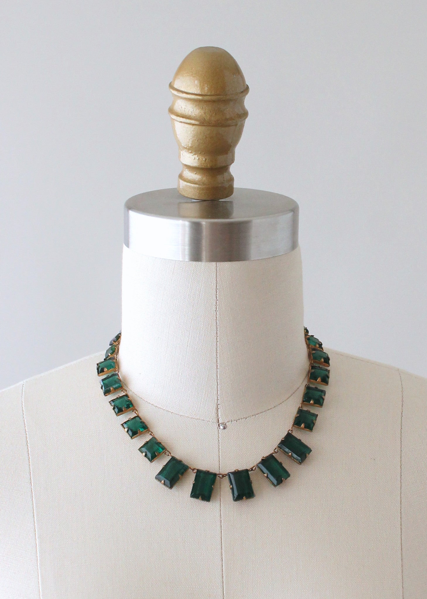 Vintage 1930s Art Deco Green Glass Choker Necklace