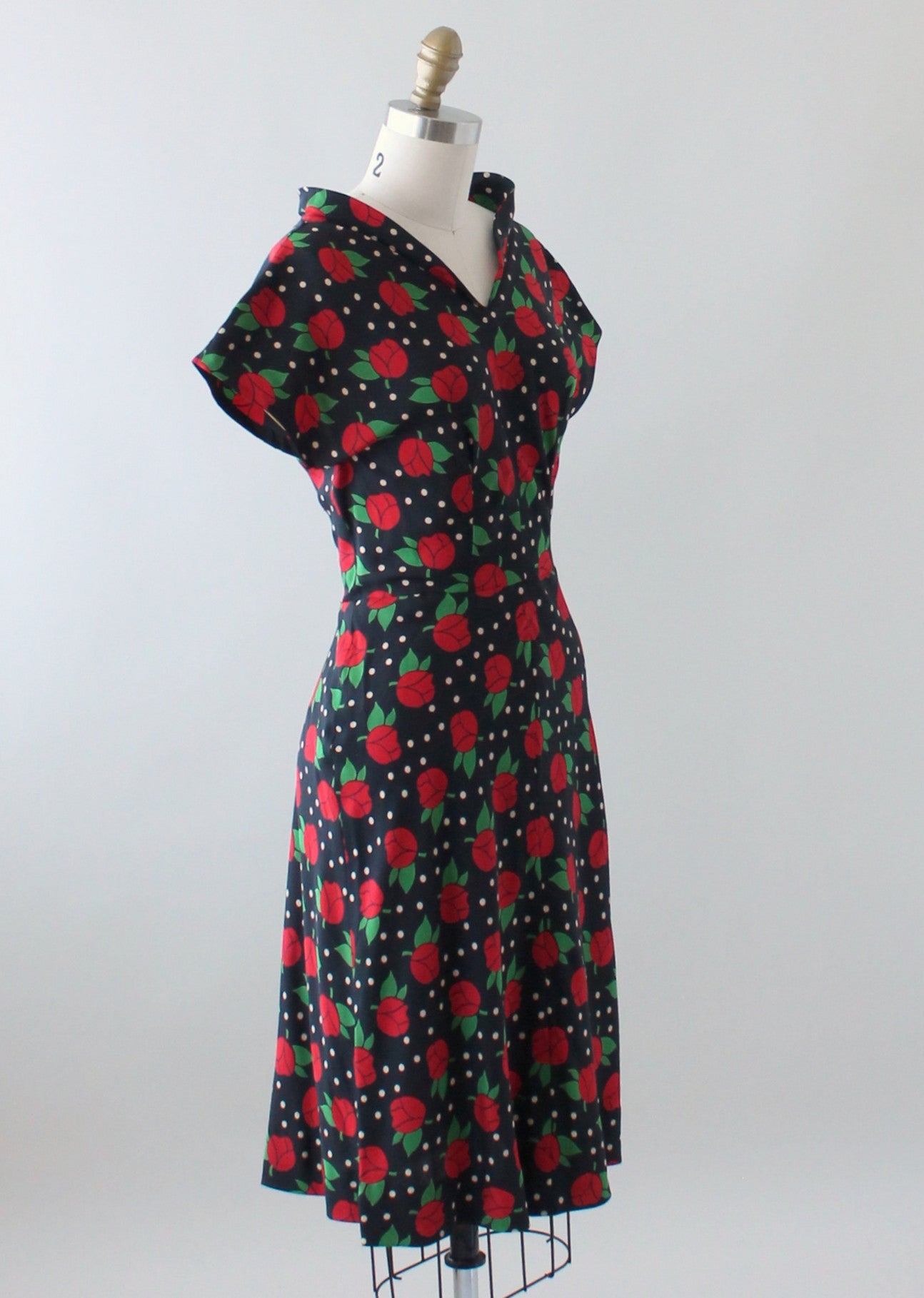 Vintage 1940s Red Roses Print Black Silk Dress