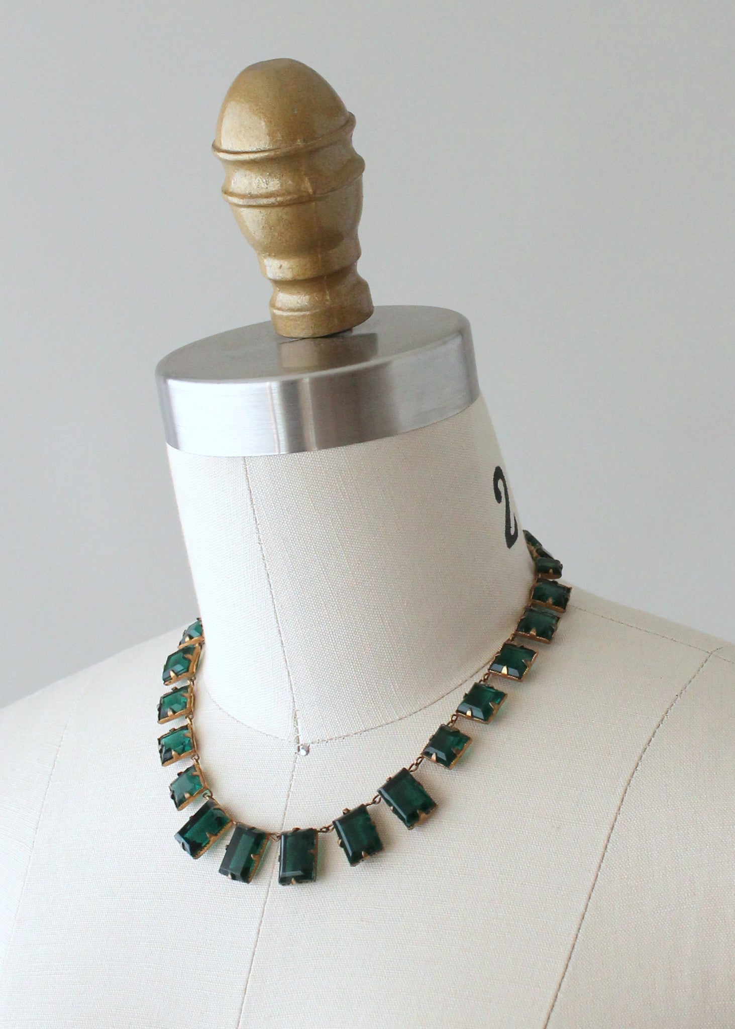 Vintage 1930s Art Deco Green Glass Choker Necklace