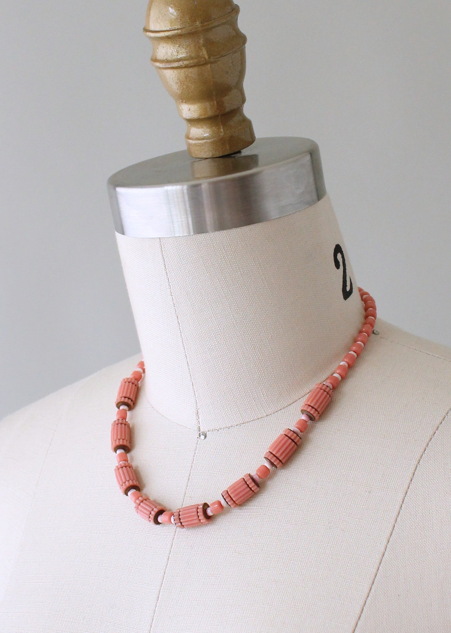 Vintage 1930s Pink and White Glass Beaded Necklace