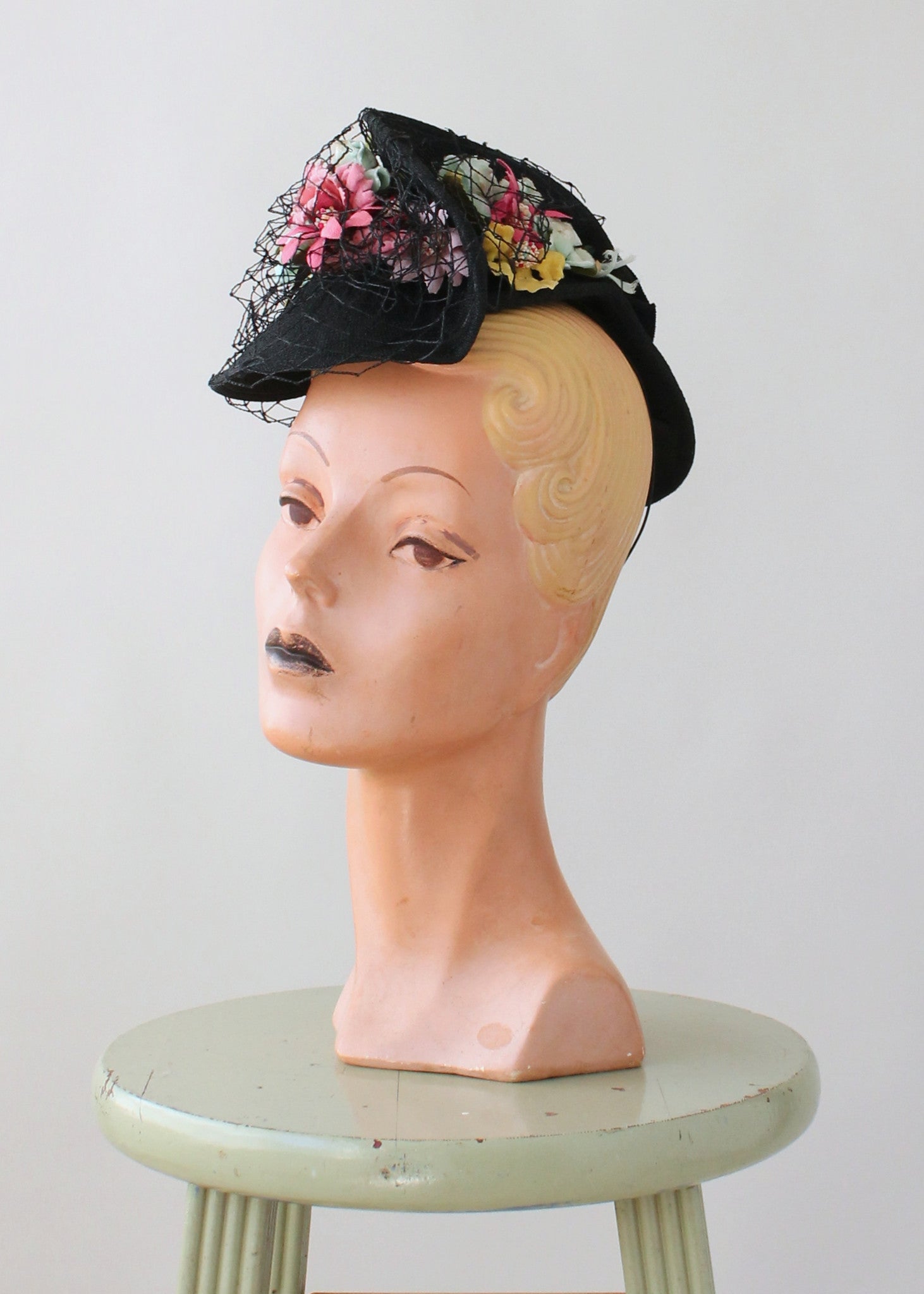 Vintage 1940s Floral Fascinator Style Tilt Hat