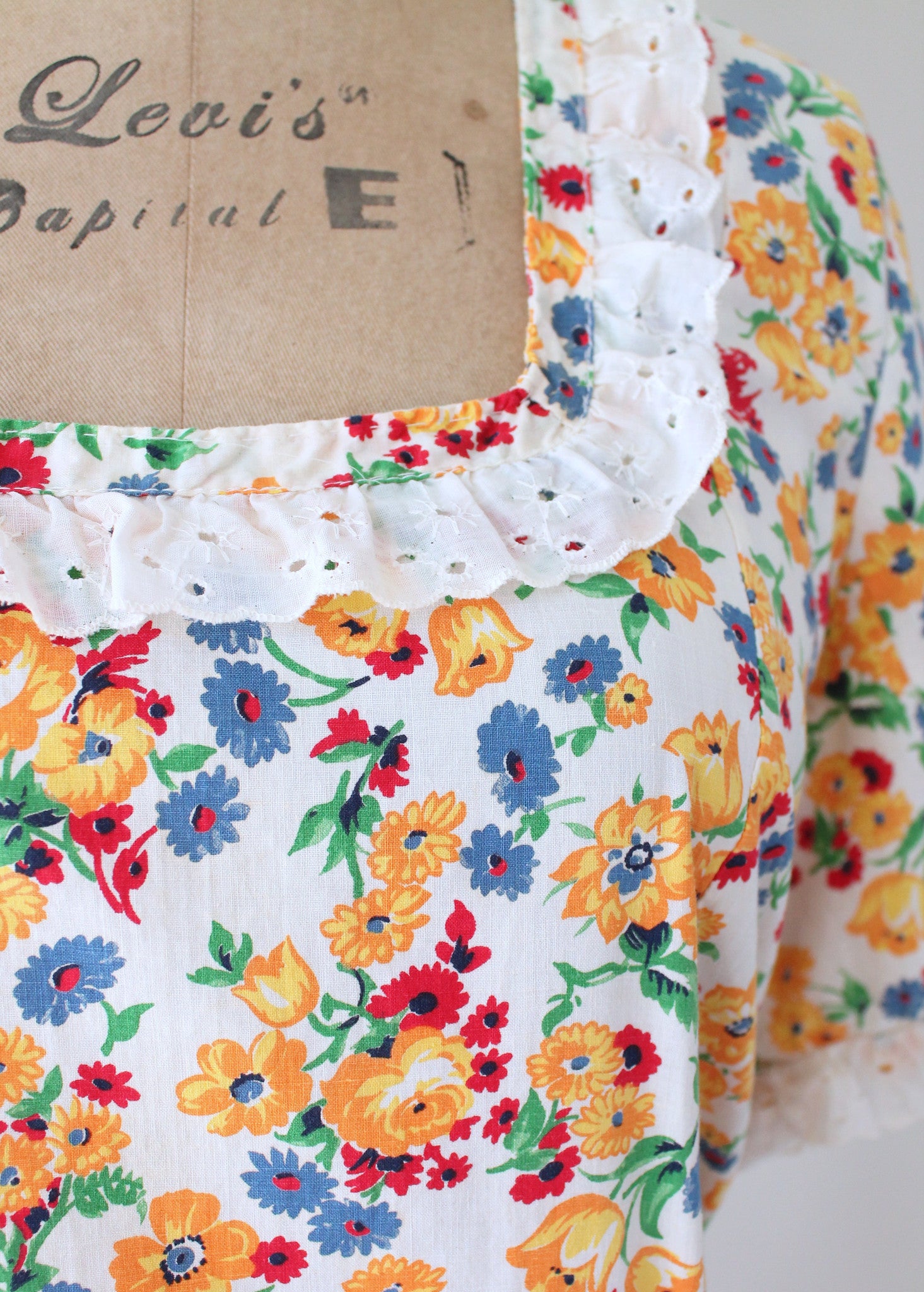 Vintage 1930s Floral Feedsack and Lace Day Dress