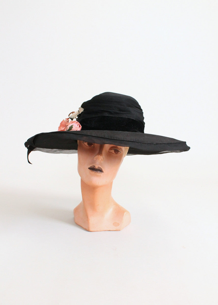 Vintage Early 1920s Black Wide Brim Cloche Hat with Pink Flowers