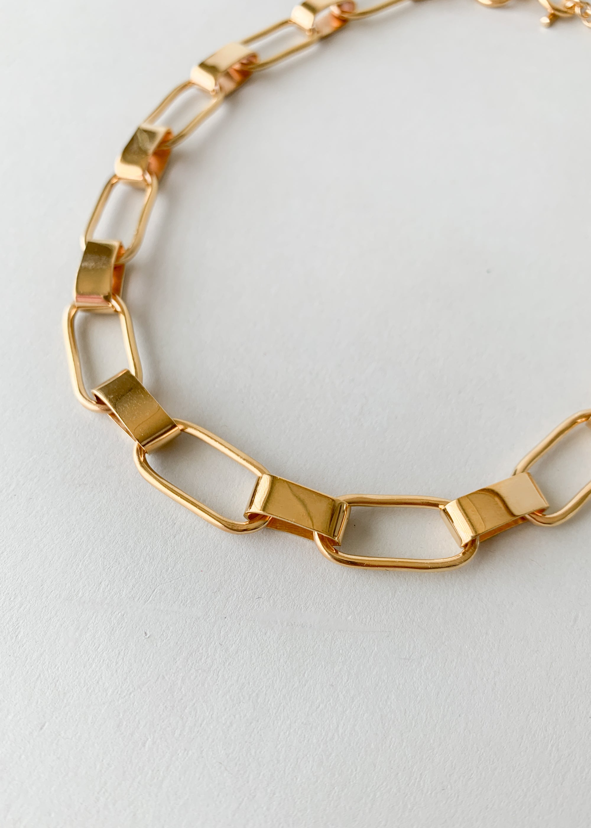 Capsule Collar Necklace