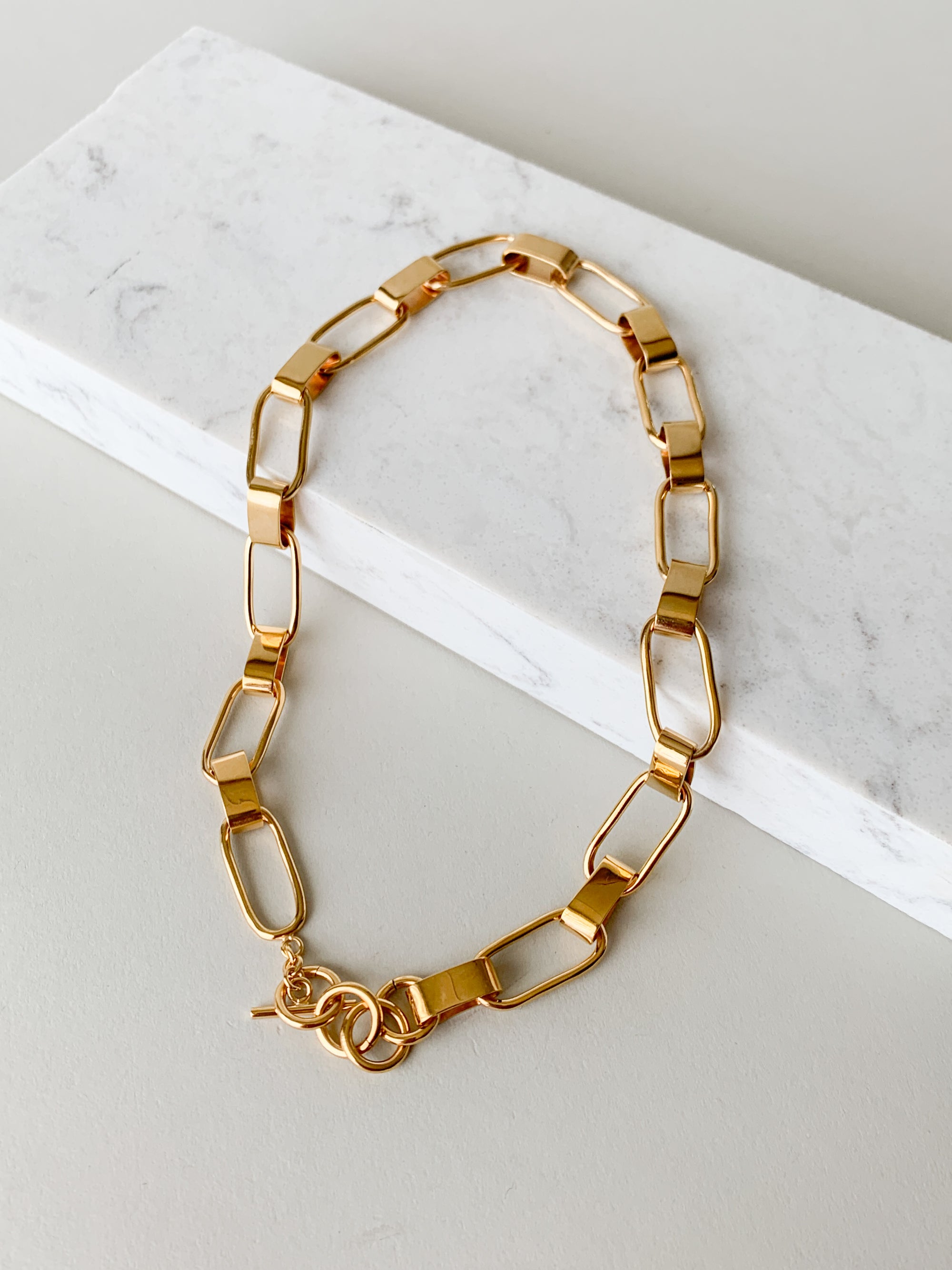 Capsule Collar Necklace