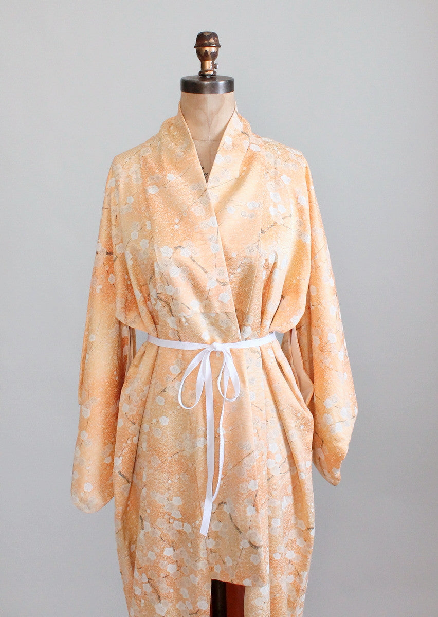 Vintage 1950s Peach Blossoms Silk Kimono Robe
