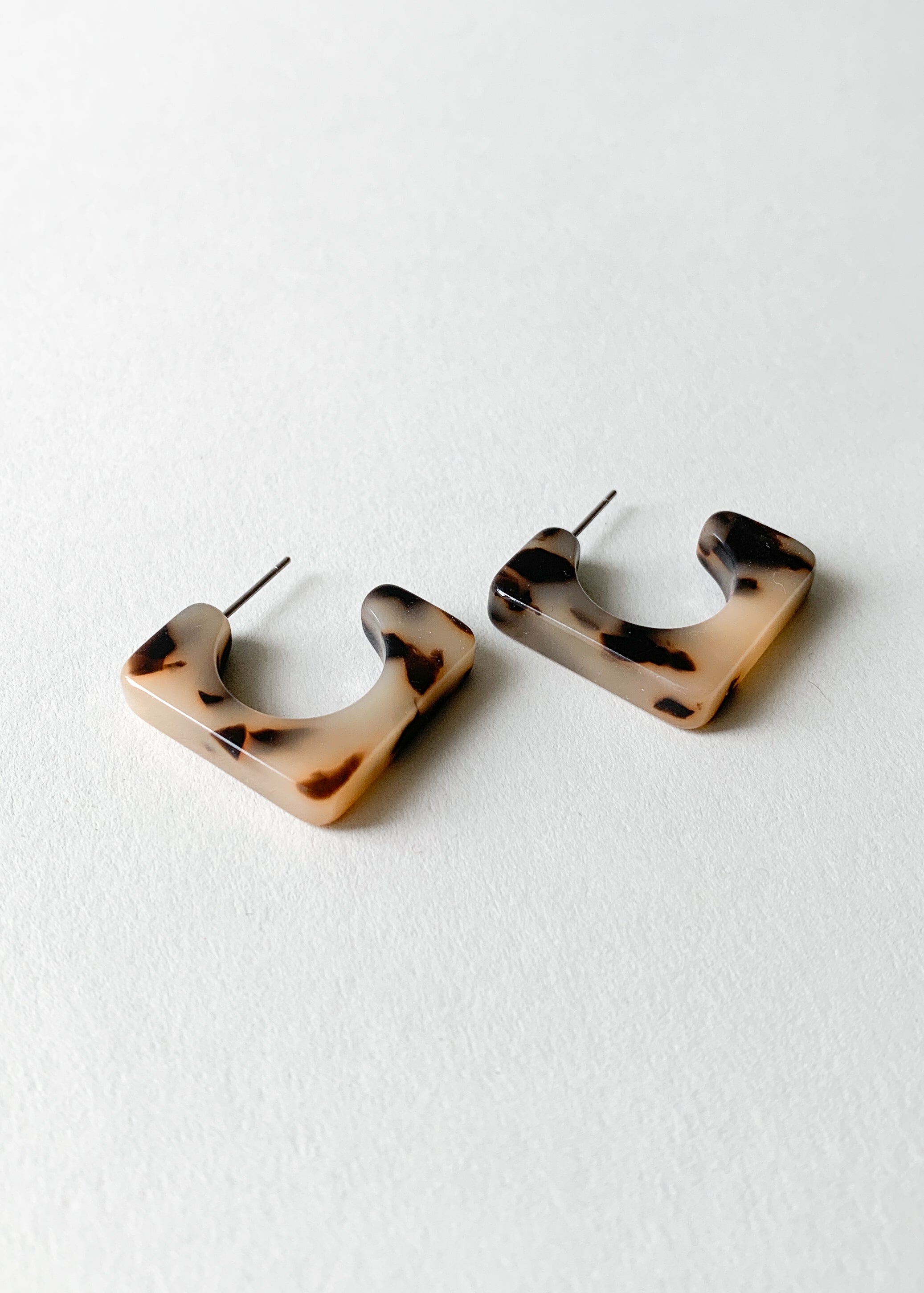 Machete Atlas Hoops in Blonde Tortoise