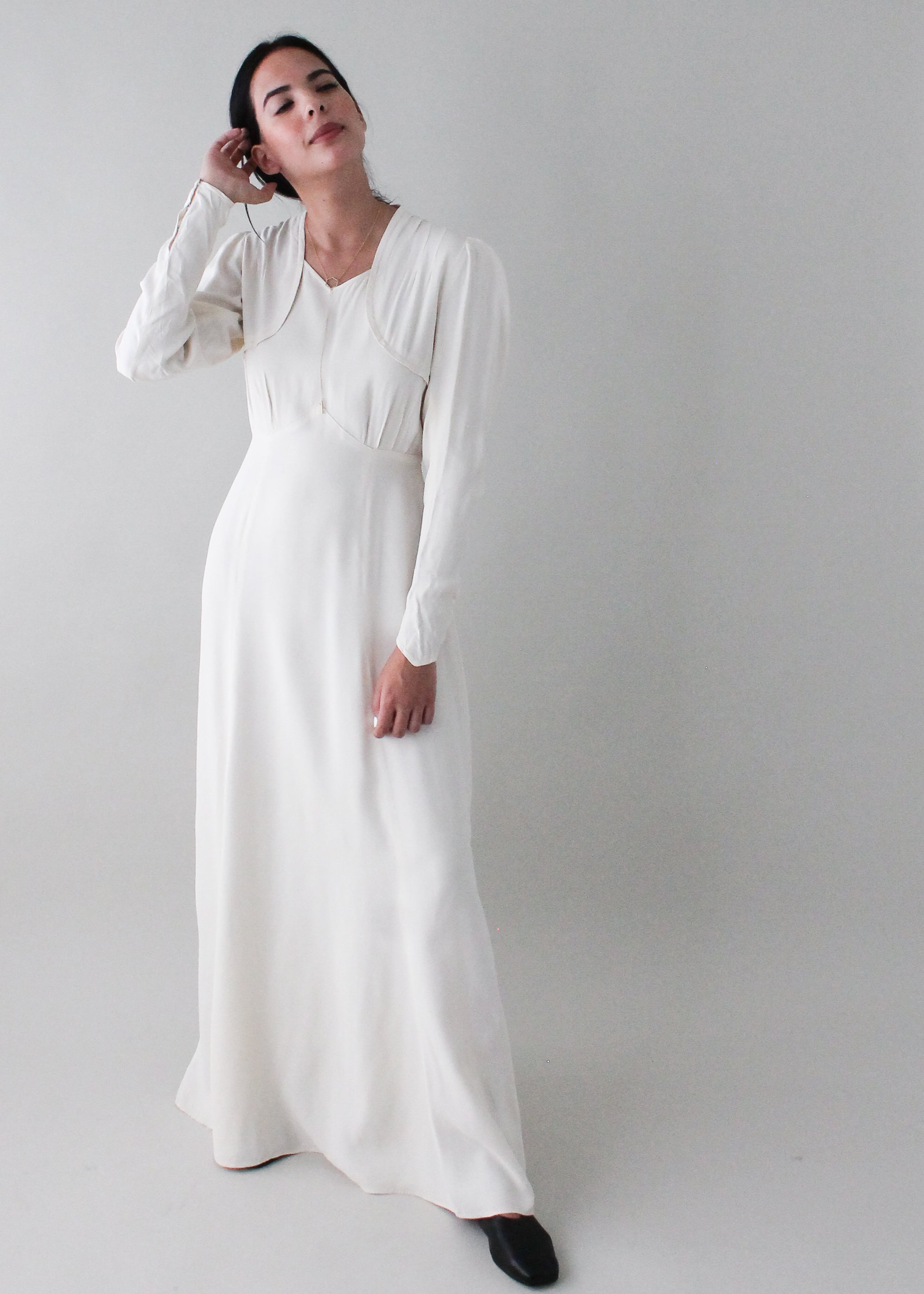 Vintage Early 1940s Ivory Full Length Dress Vintage Early 1940s Ivory Full Length Dress