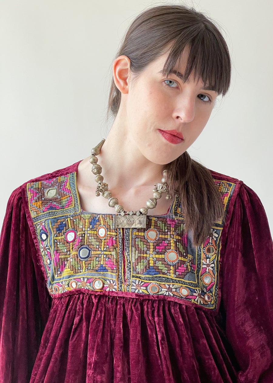 Vintage 1960s Embroidered Velvet Top