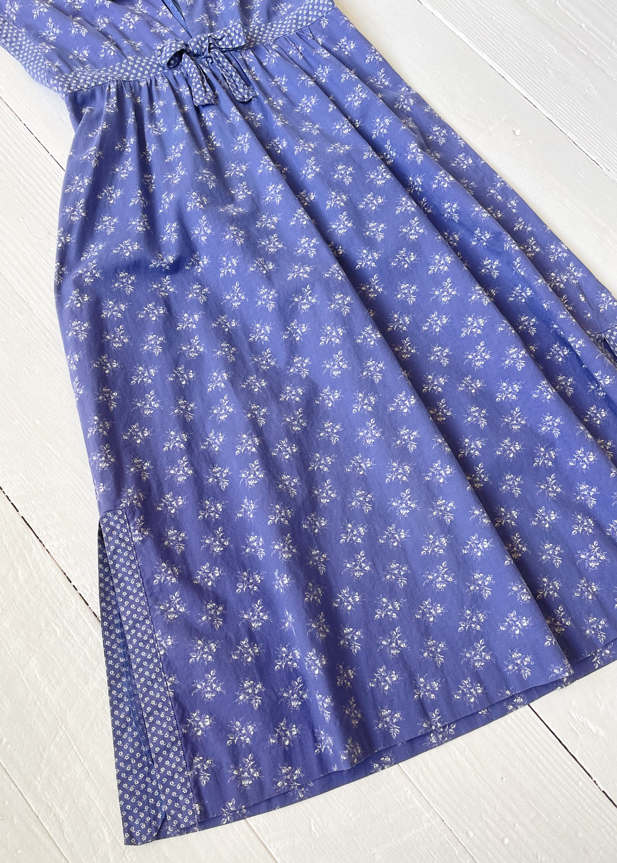 Vintage 1970s Wallis Periwinkle Floral Dress
