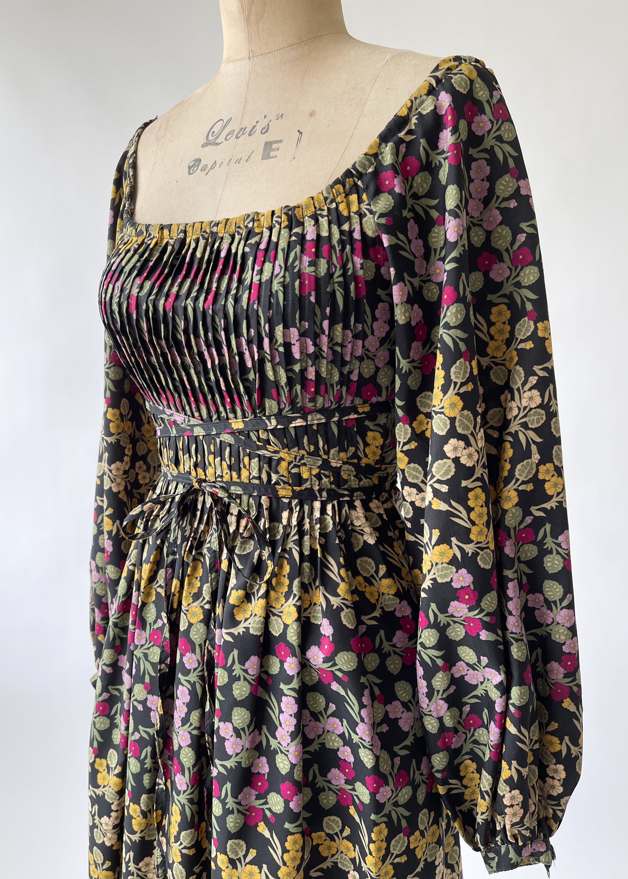 Vintage 1970s Floral Pleated Dress