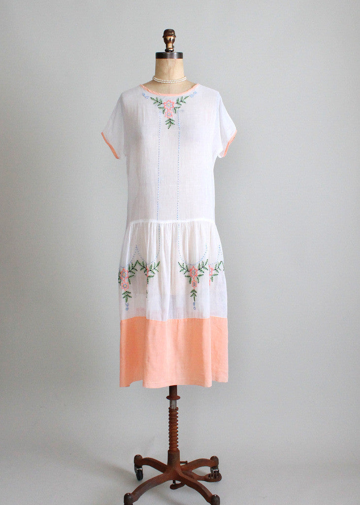 Vintage 1920s Embroidered Cotton Lawn Dress Vintage 1920s Embroidered Cotton Lawn Dress