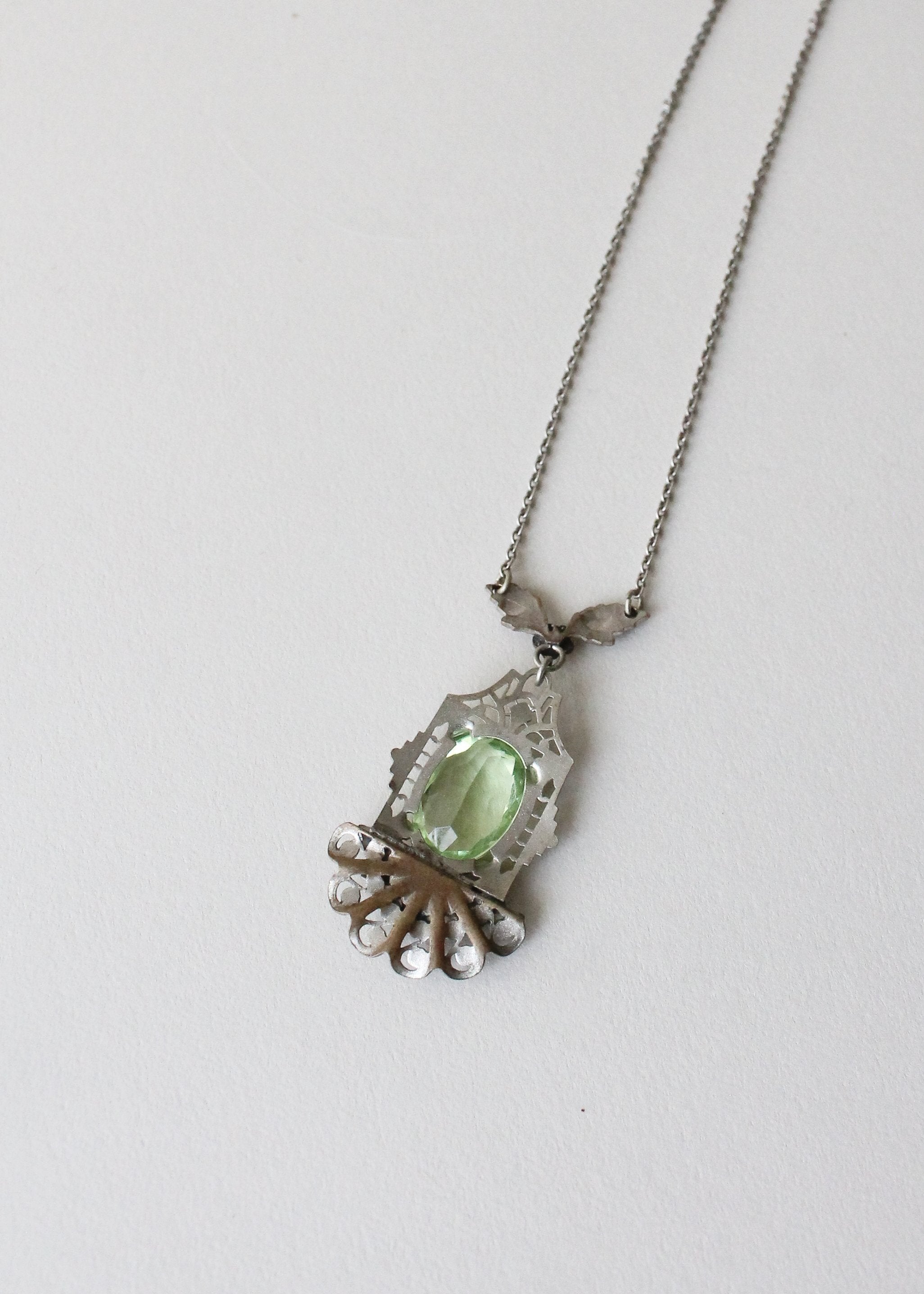Vintage 1930s Green Glass and Filigree Necklace