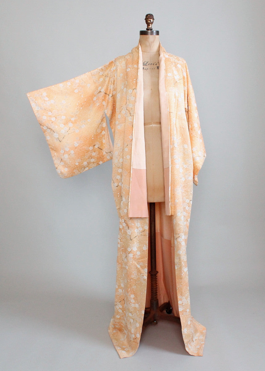 Vintage 1950s Peach Blossoms Silk Kimono Robe