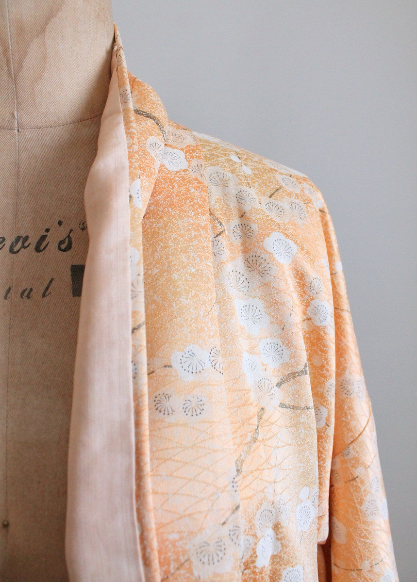 Vintage 1950s Peach Blossoms Silk Kimono Robe