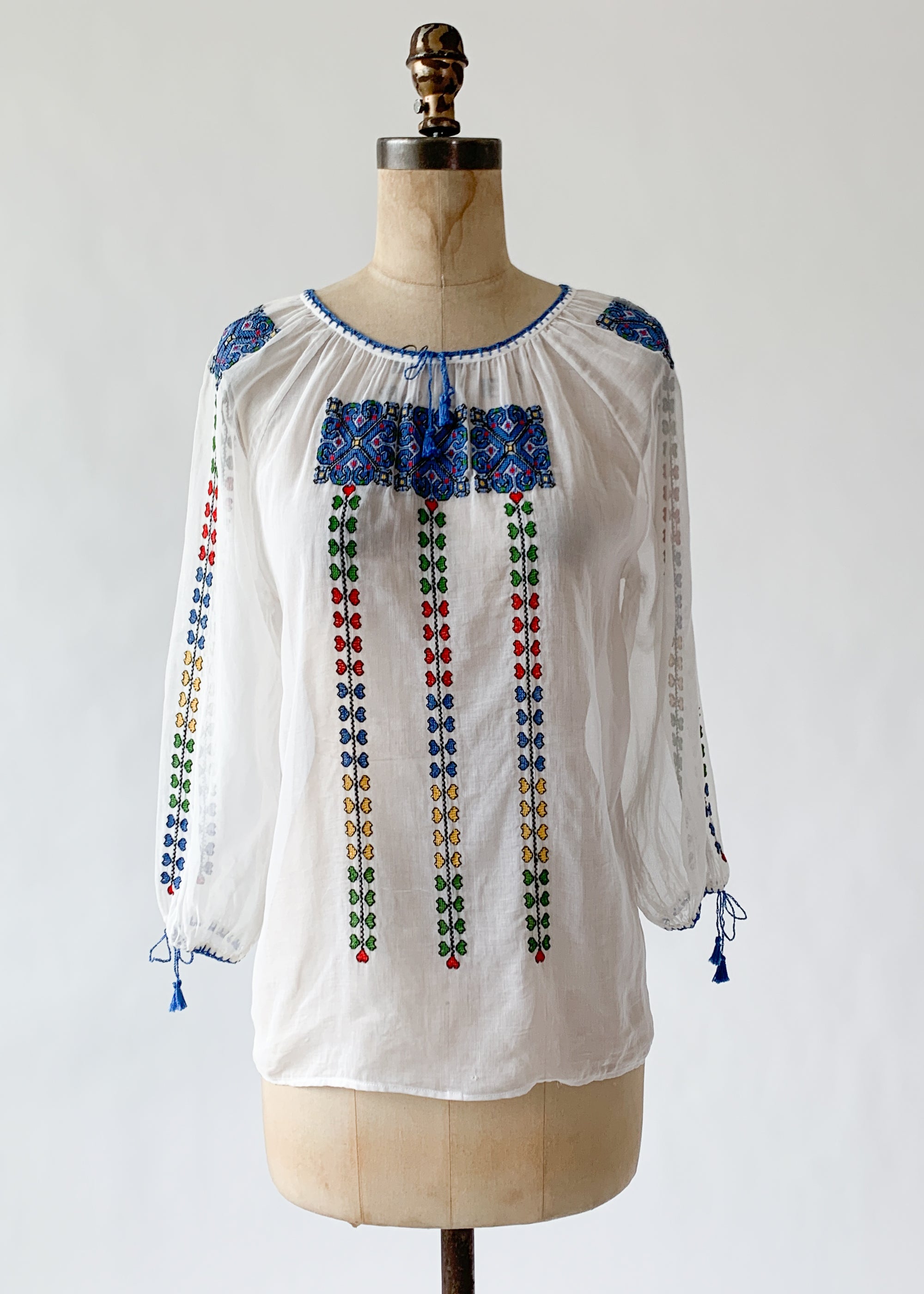 Vintage 1970s Yugoslavian Embroidered Cotton Top