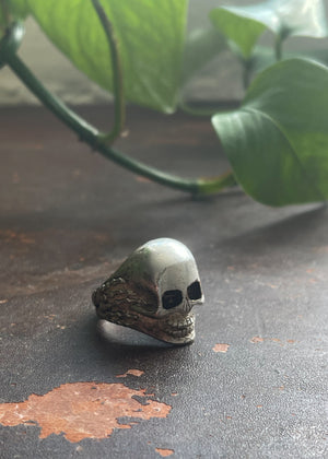 Vintage 1980s Silver Skull Ring